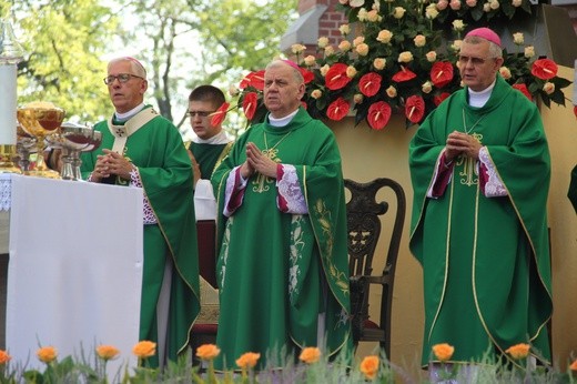 Pielgrzymka kobiet w Piekarach - cz. 2 