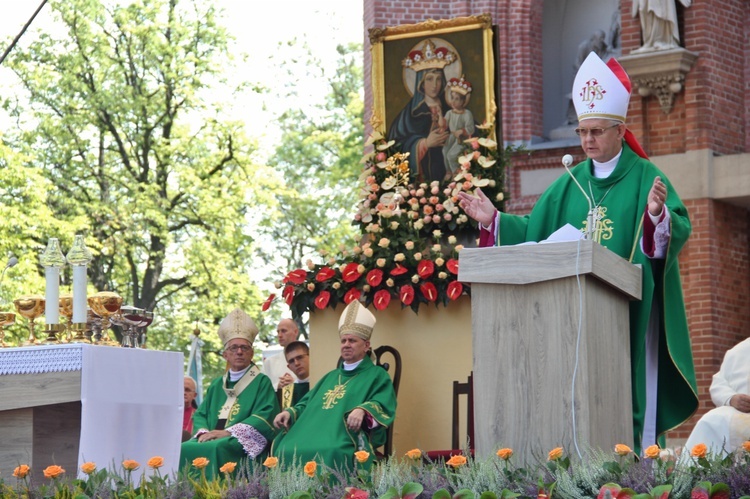 Pielgrzymka kobiet w Piekarach - cz. 2 