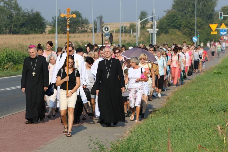 Pielgrzymka kobiet w Piekarach - cz. 3