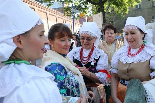 Pielgrzymka kobiet w Piekarach - cz. 3