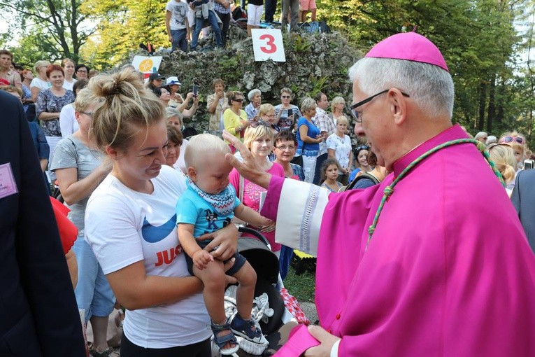 Pielgrzymka kobiet w Piekarach - cz. 4