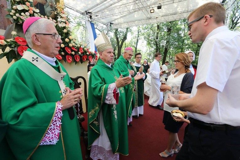 Pielgrzymka kobiet w Piekarach - cz. 4