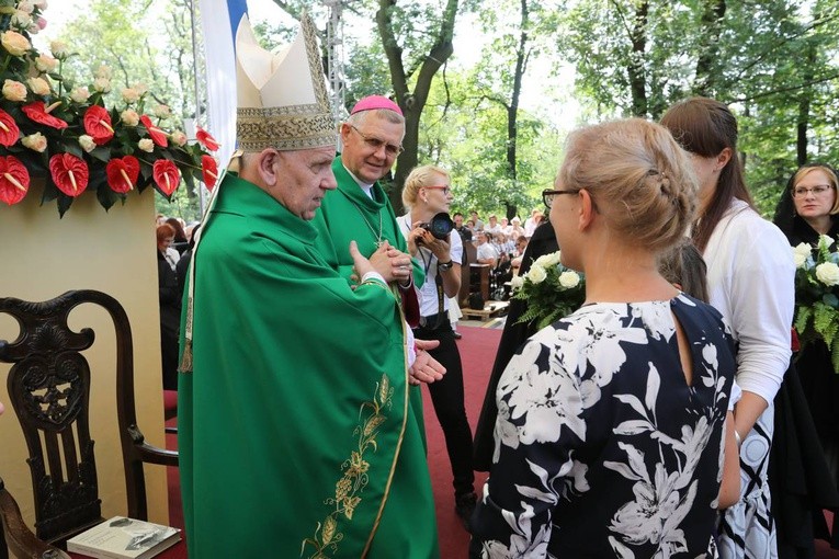 Pielgrzymka kobiet w Piekarach - cz. 4