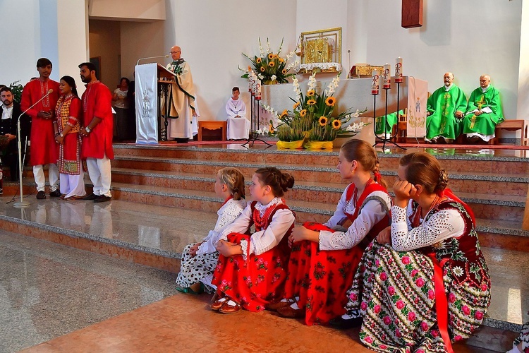 Modlitwa o pokój i korowód przez miasto 