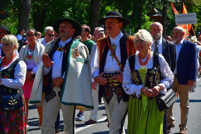 Modlitwa o pokój i korowód przez miasto 