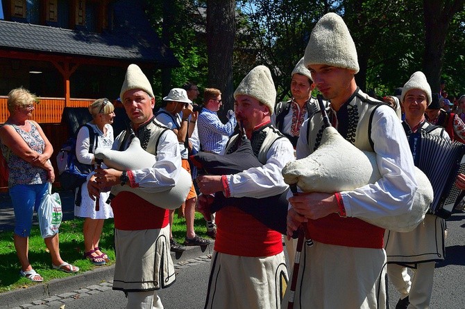 Modlitwa o pokój i korowód przez miasto 