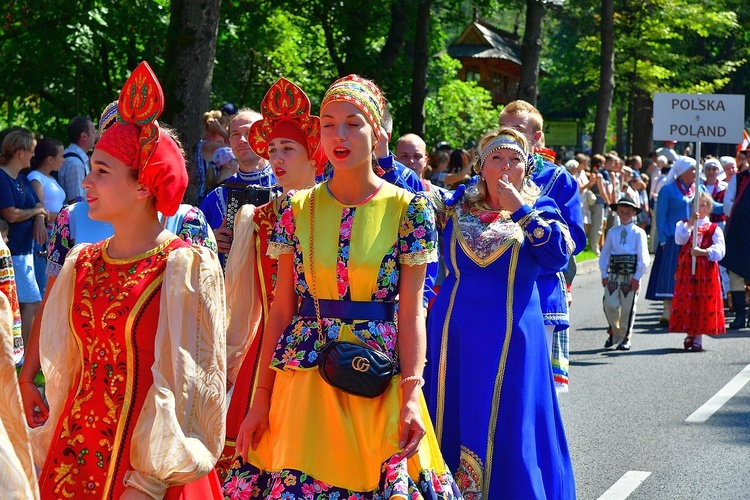 Modlitwa o pokój i korowód przez miasto 