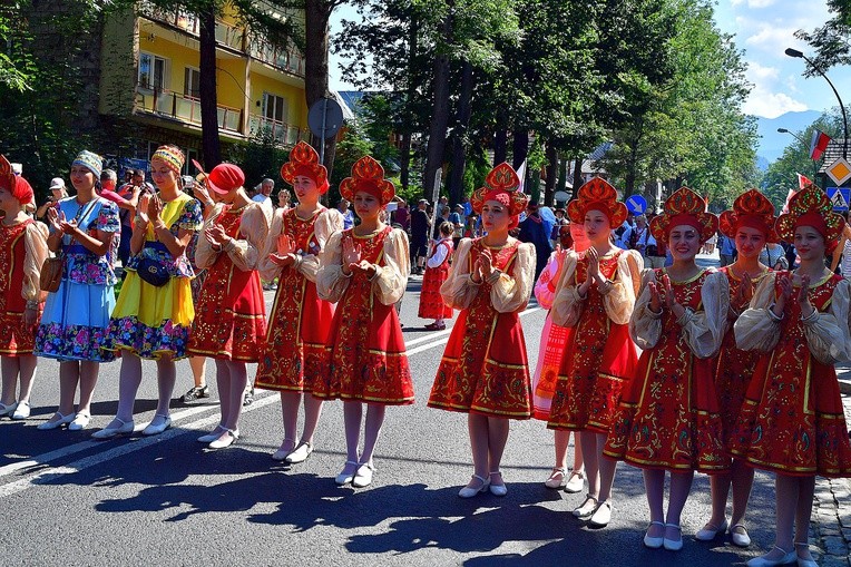 Modlitwa o pokój i korowód przez miasto 