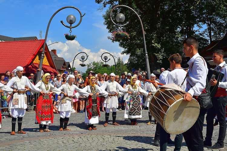 Modlitwa o pokój i korowód przez miasto 