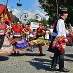 Modlitwa o pokój i korowód przez miasto 