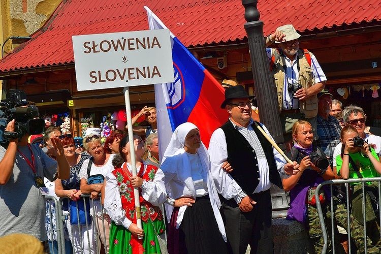 Modlitwa o pokój i korowód przez miasto 