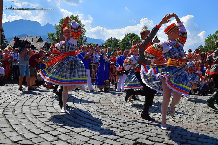 Modlitwa o pokój i korowód przez miasto 