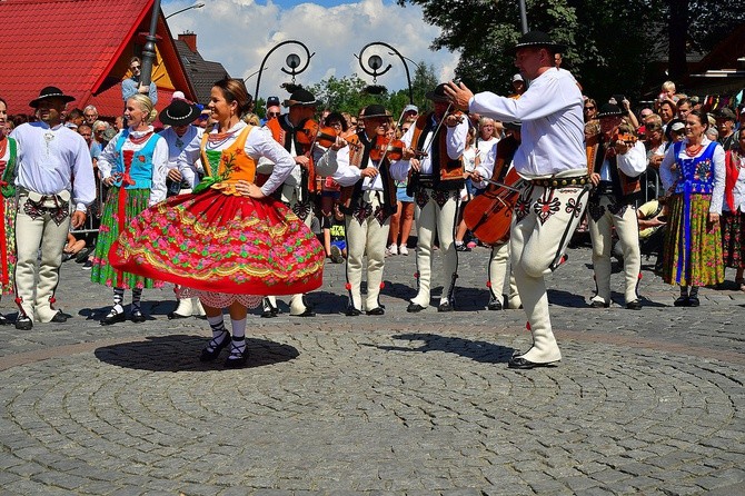 Modlitwa o pokój i korowód przez miasto 