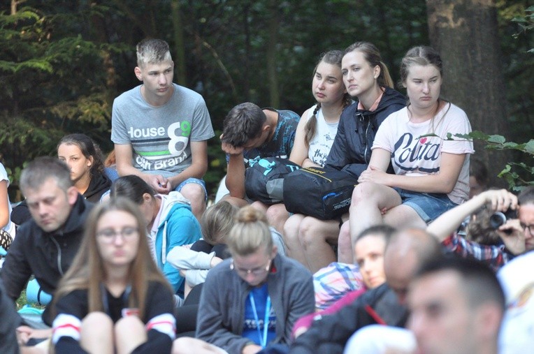 Zielenice, Msza św., cz. B