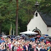 Przyjmij tę obrączkę jako znak...