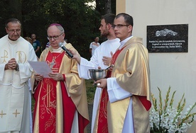 Tablica pamiątkowa w Kamieniu Śląskim.