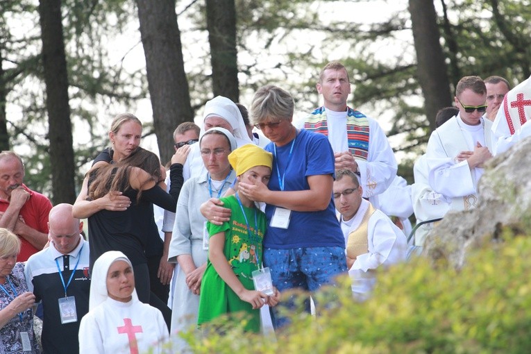Trzebniów, Msza św. dla części A i B