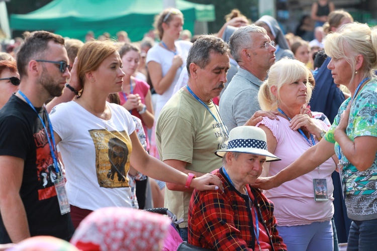 Trzebniów, Msza św. dla części A i B