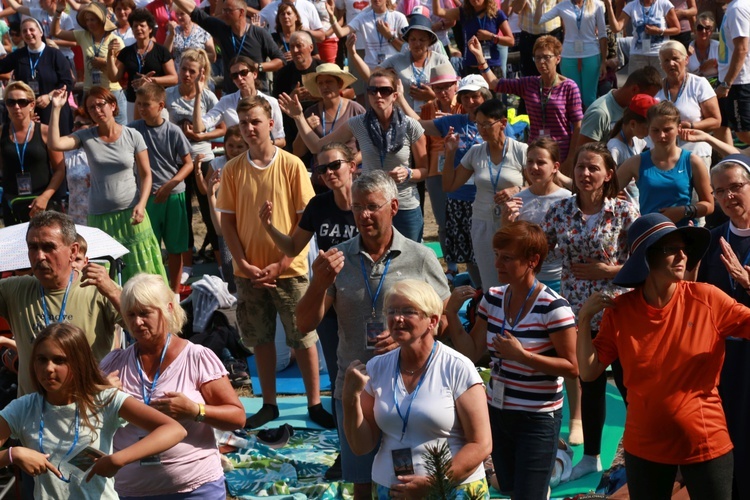 Trzebniów, Msza św. dla części A i B