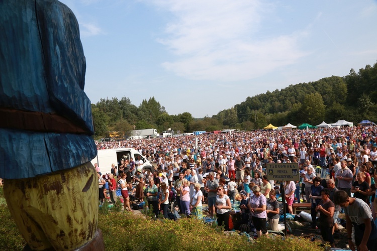 Trzebniów, Msza św. dla części A i B