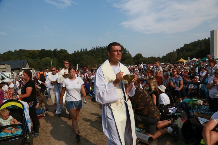 Trzebniów, Msza św. dla części A i B