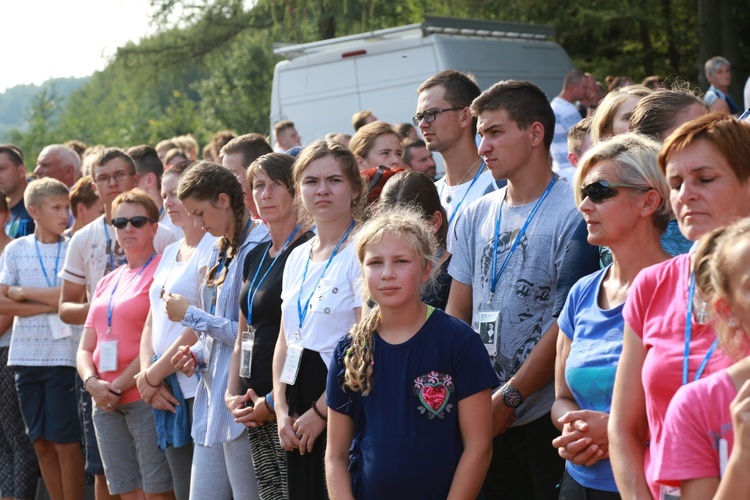 Trzebniów, Msza św. dla części A i B