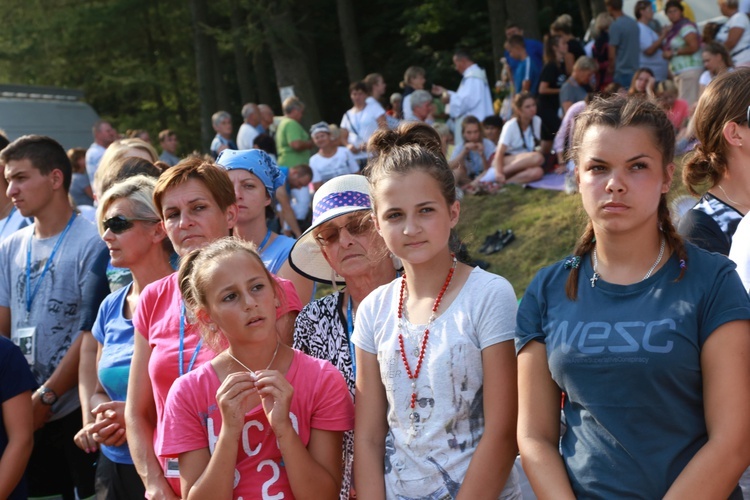 Trzebniów, Msza św. dla części A i B