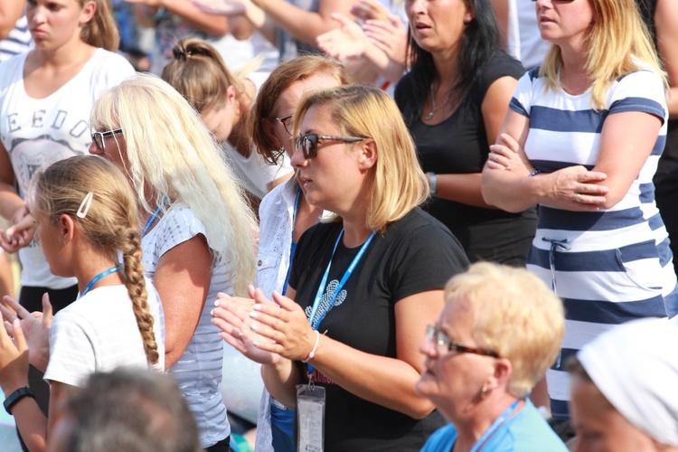 Trzebniów, Msza św. dla części A i B