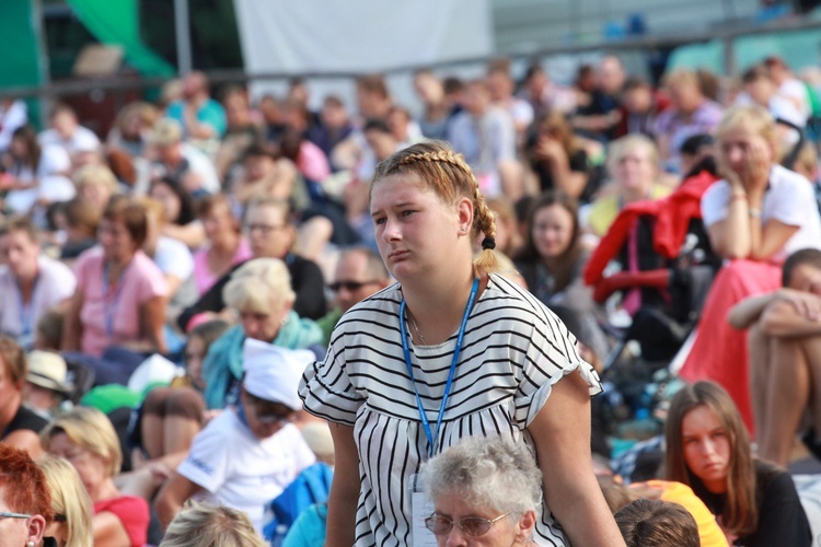 Trzebniów, Msza św. dla części A i B