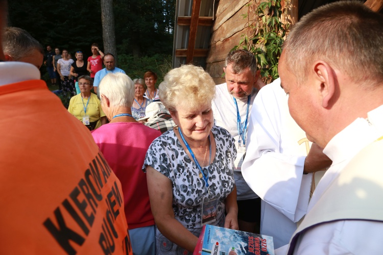 Trzebniów, Msza św. dla części A i B