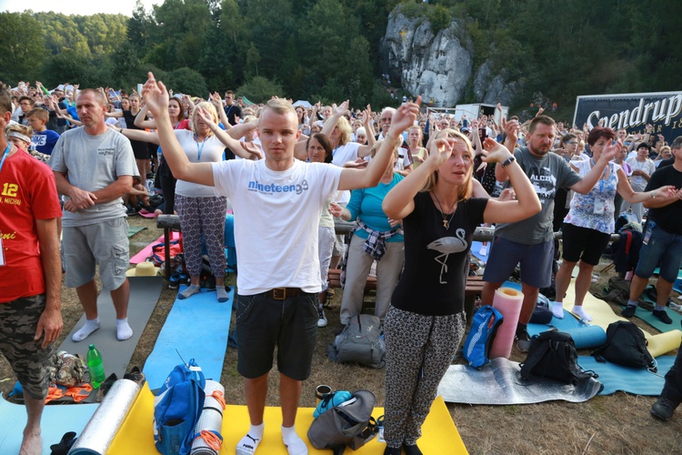 Trzebniów, Msza św. dla części A i B