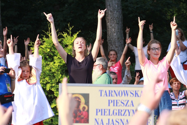 Trzebniów, Msza św. dla części A i B