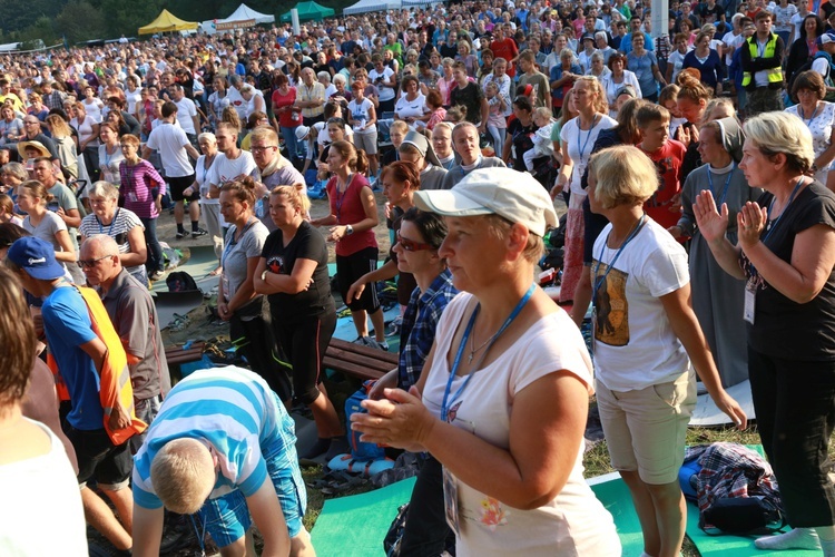 Trzebniów, Msza św. dla części A i B