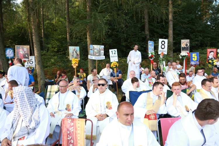 Trzebniów, Msza św. dla części A i B