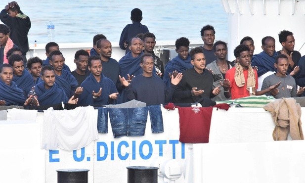 Włochy: Migranci rozpoczęli głodówkę