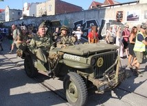 Inscenizacje są prawdziwą podróżą w czasie - zadbano o każdy szczegół, by wiernie odtworzyć realia frontu