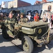 Inscenizacje są prawdziwą podróżą w czasie - zadbano o każdy szczegół, by wiernie odtworzyć realia frontu