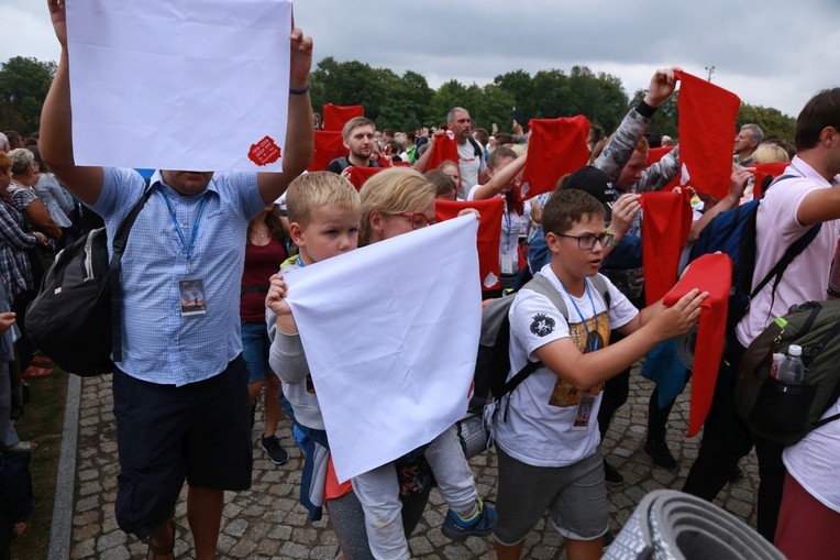 36. PPT - grupa 8 - wejście na Jasną Górę w 2018 roku