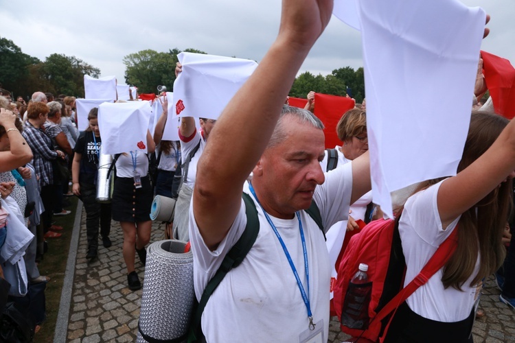 36. PPT - grupa 8 - wejście na Jasną Górę w 2018 roku