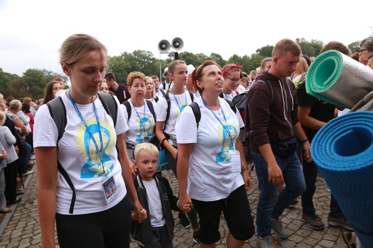 36. PPT - grupa 12 - wejście