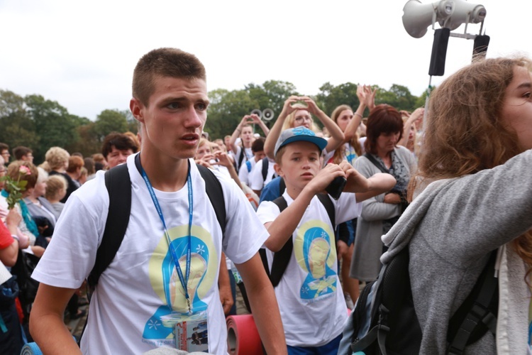 36. PPT - grupa 12 - wejście