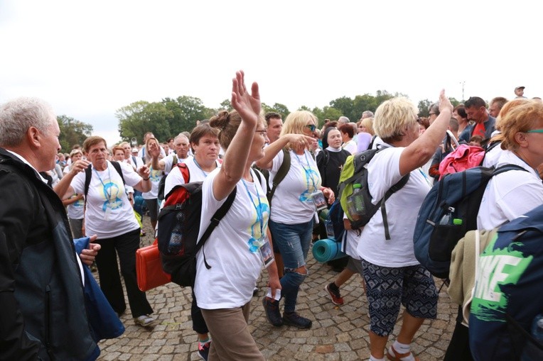 36. PPT - grupa 12 - wejście