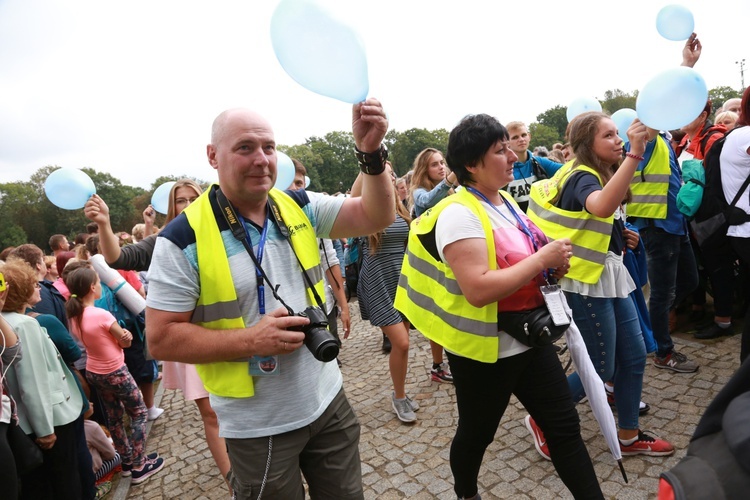 36. PPT - grupa 13 - wejście