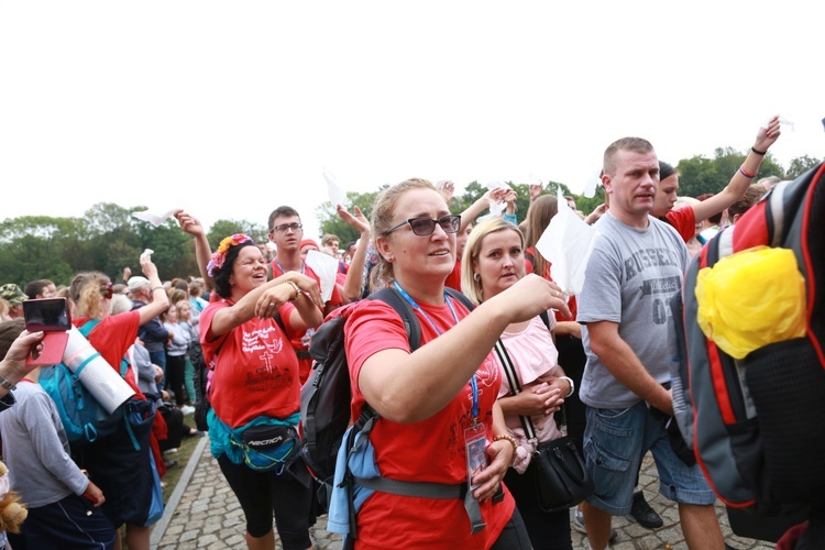 36. PPT - grupa 23 - wejście