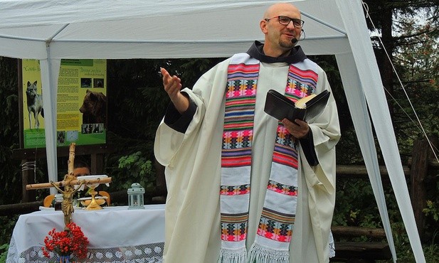 O. Tomasz Pawlik OFMConv. podczas Mszy św. na Wielkiej Raczy