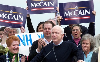 Senator John McCain nie żyje