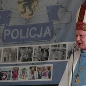 - To służba policji sprawia, że prawo staje się bardziej skuteczne, zatem ma ona wymiar nie tylko doczesny, ale i wieczny - mówił biskup Szlachetka
