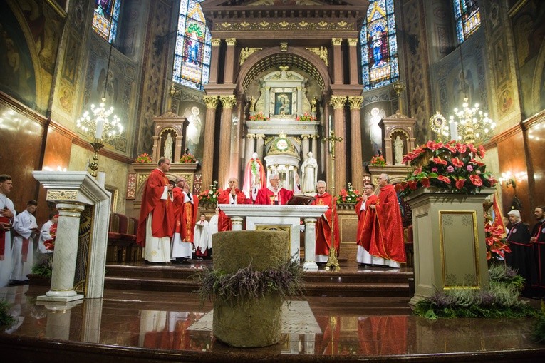 Łódź Kościoła nie osiądzie ani na dnie, ani na mieliźnie