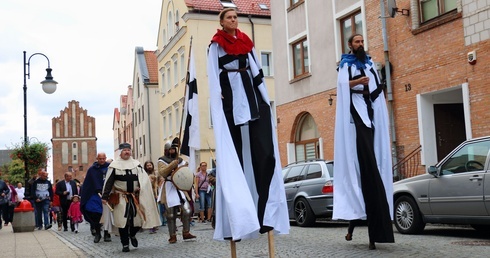 Poczuć się damą dworu 