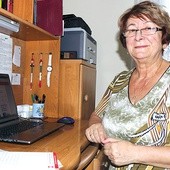 ◄	Władysława Ciemnoczołowska chętnie pomaga rówieśniczkom w rozliczeniach i służy pomocą w korzystaniu z komputera i internetu.
